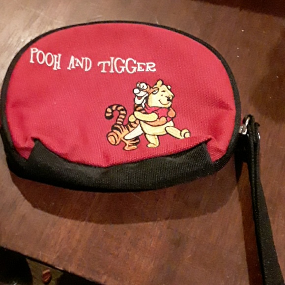 WINNIE  THE  POOH  COLLECTION. - Picture 2 of 8